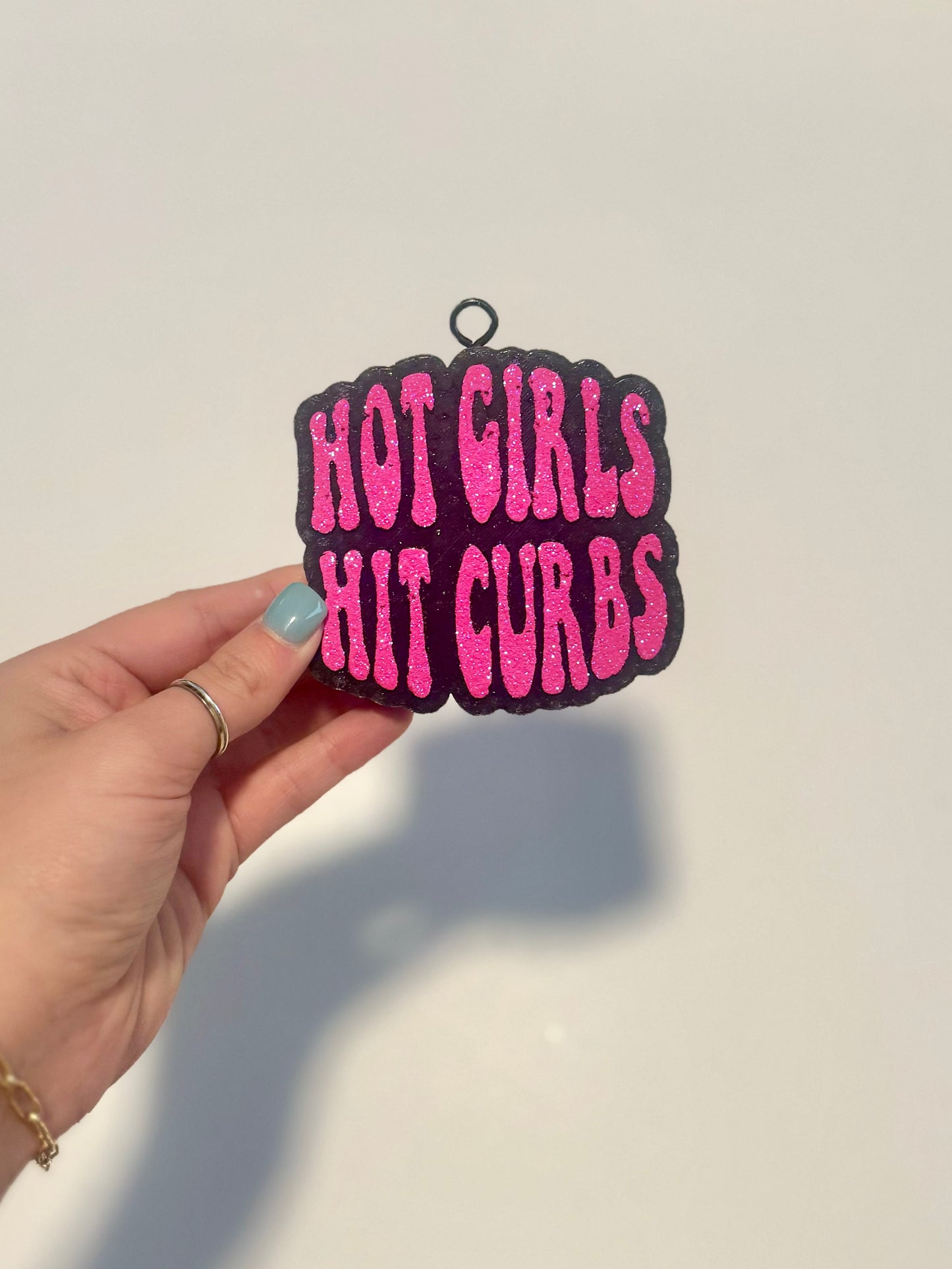 Black n’ Pink Curbs Freshie