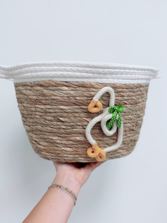 Two-Toned Goose Basket