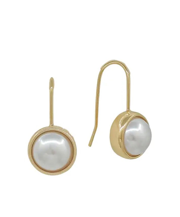 Pearl and Gold Wired Earring
