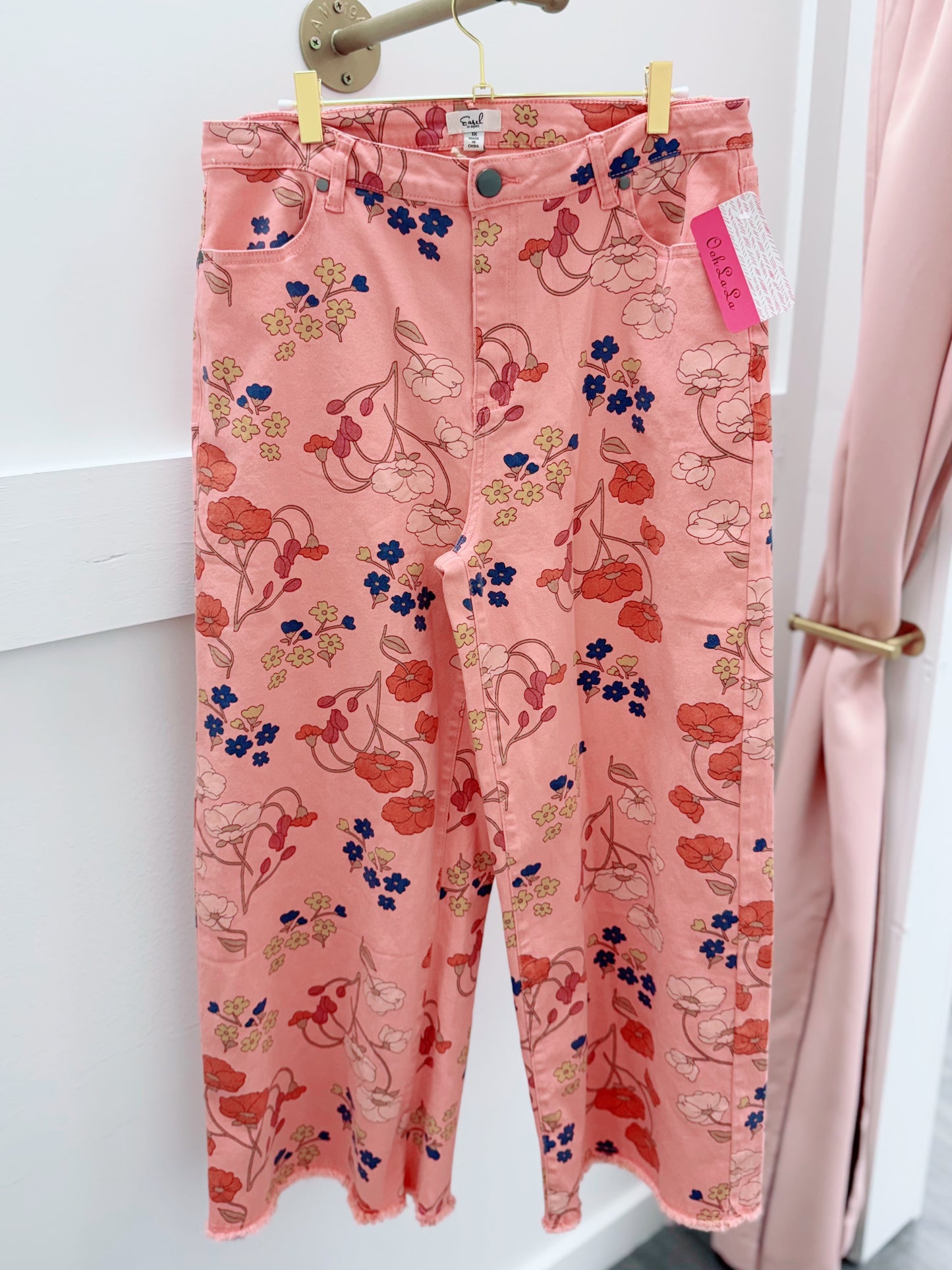 Floral Frayed Hem Bottoms | Plus